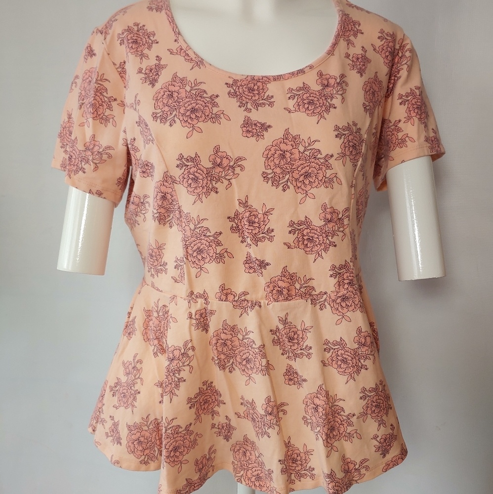 Adorable Forever 21 Peplum Top Size XL